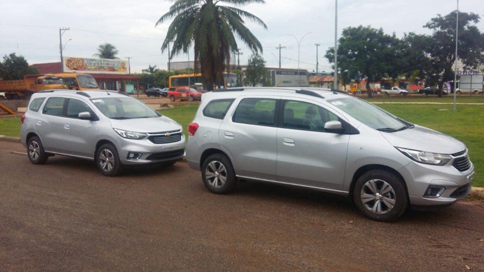 TRANSPORTE: Com recurso do deputado Geraldo da Rondônia, Alto Paraíso adquire mini vans