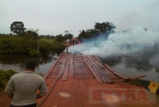 Ponte é parcialmente destruída por criminosos 