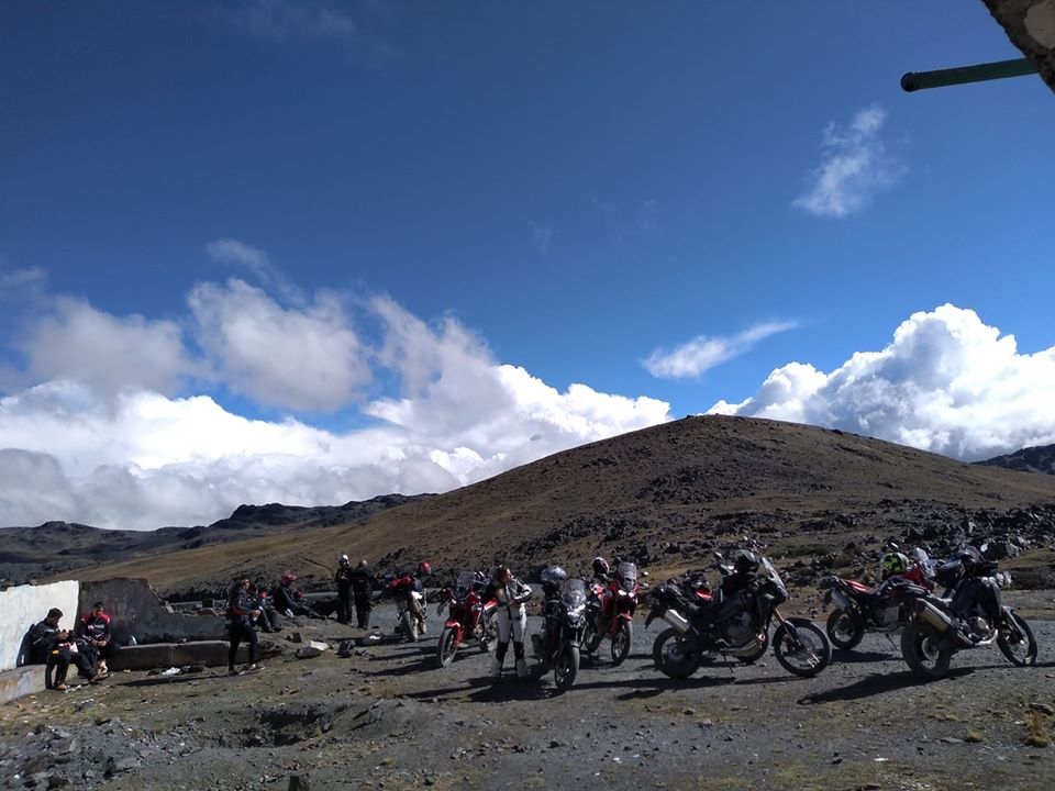 EMOÇÃO: Cidade histórica de Cuzco recebe os motociclistas da expedição RedRider