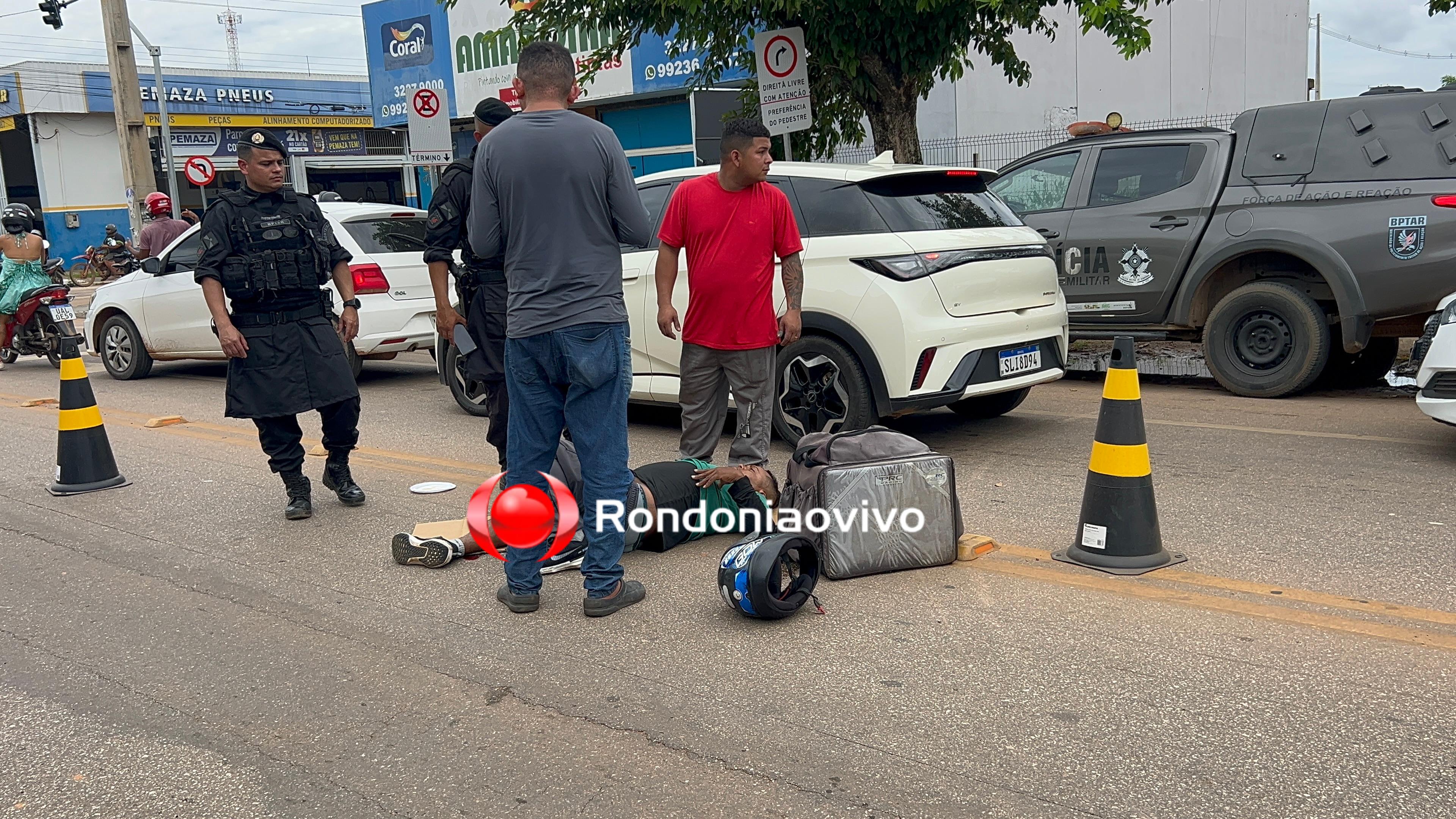 VÍDEO: Motorista abre porta de carro e motoboy sofre fratura exposta
