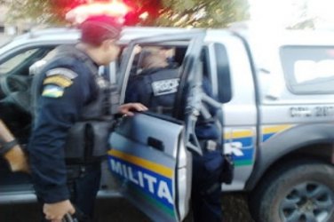 TRÁFICO - Denúncia de tiroteio leva polícia a zona Sul e prender suspeito em flagrante