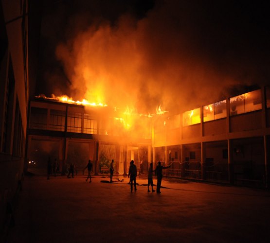 Incêndio em cadeia de presos políticos deixa 23 mortos