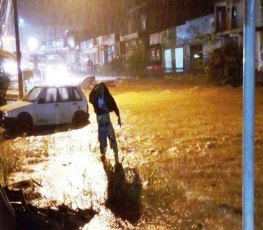 Tempestade deixa moradores em pânico; bairros debaixo d’água - VÍDEO