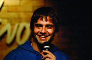 HUMOR - Fábio Rabin faz show na capital - Concorra a ingressos