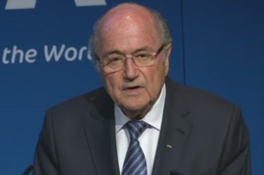 Blatter renuncia à presidência da Fifa após escândalos