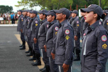 Policiais militares e bombeiros são retirados da PEC da Previdência