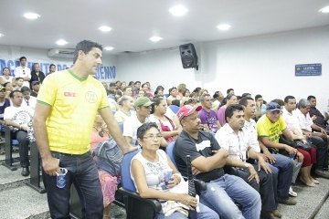 GREVE - Trabalhadores em educação municipal realização manifestação na Câmara 