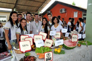 Alunos aprendem sobre alimentos orgânicos 