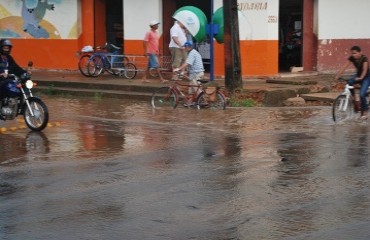 CENA DA CIDADE – Chuva intensa na capital causa alagamento em diversas ruas – Confira fotos
