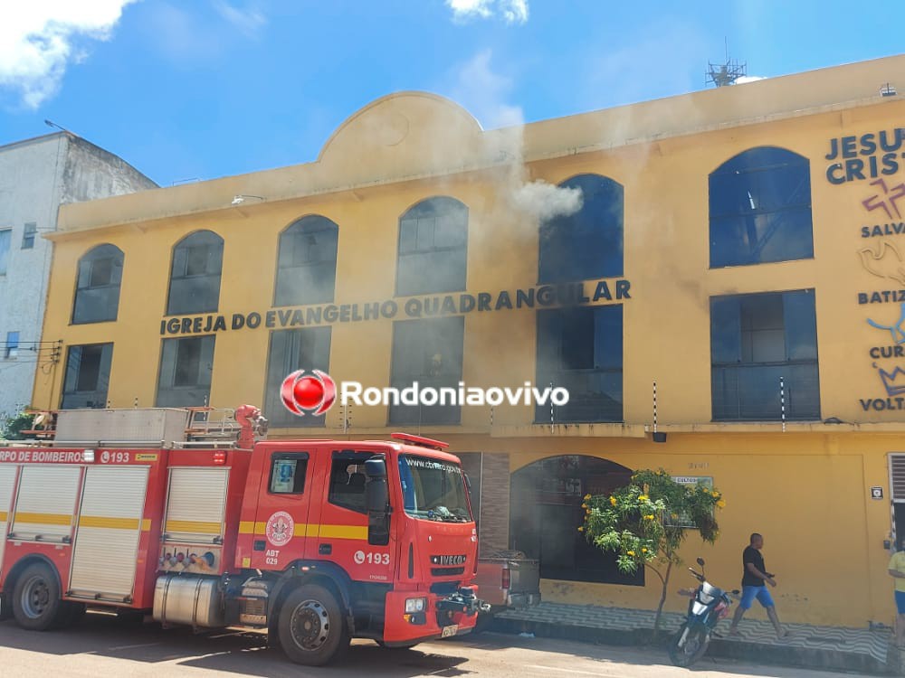 VÍDEO: Incêndio em igreja na região Central de Porto Velho 