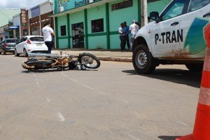 Imprudência em cruzamento termina em acidente