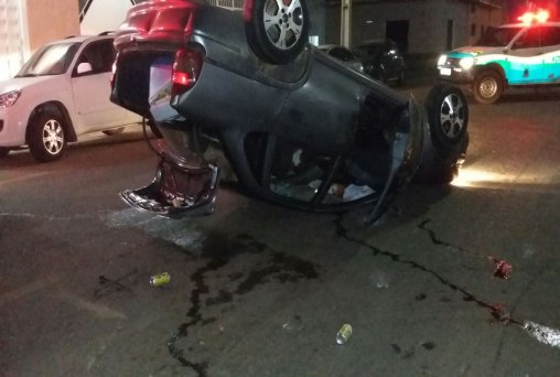 Motorista foge após grave acidente em frente a delegacias no centro da Capital