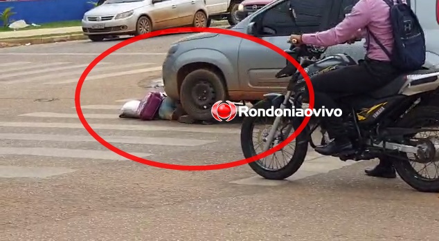 VÍDEO: Mulher se joga na rua e acaba arrastada por carro na zona Leste