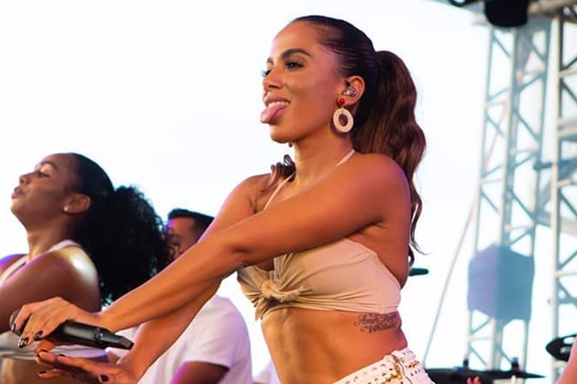 AMOR: Novo affair de Anitta é 11 anos mais velho e fã de rock