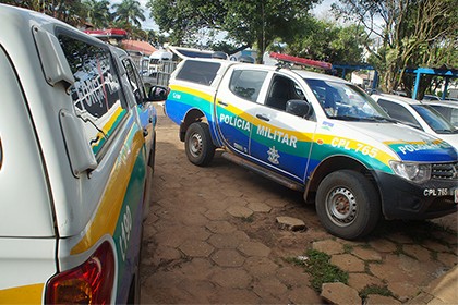 Homem adormece após praticar furto a residência e acaba preso