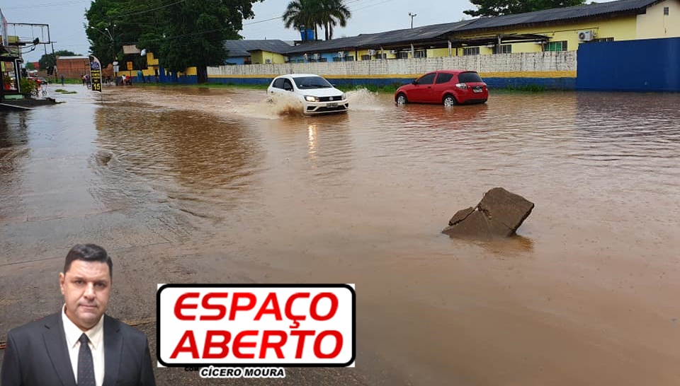 ESPAÇO ABERTO: Chuva forte deixa Porto Velho alagada e tumultua a vida da população