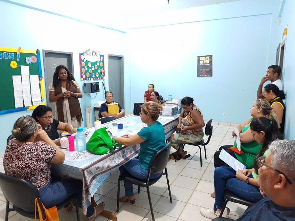 EDUCAÇÃO PÚBLICA: Sintero visita escolas de todo o Estado e mobiliza a categoria para Greve Geral