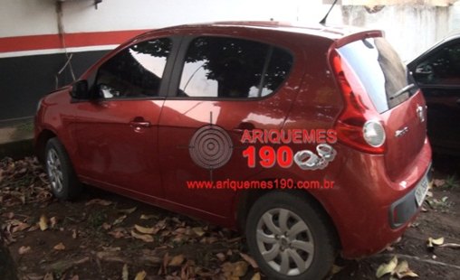 Polícia Militar apreende carro clonado