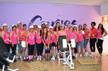 OUTUBRO ROSA – Curves a Academia da Mulher faz caminhada 