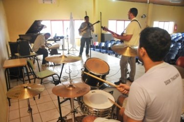 Escola Jorge Andrade promove grande evento musical a céu aberto 