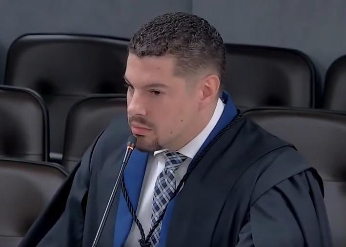 PREFEITOS NAS MÍDIAS: O que está em jogo em decisão do STJ sobre redes sociais