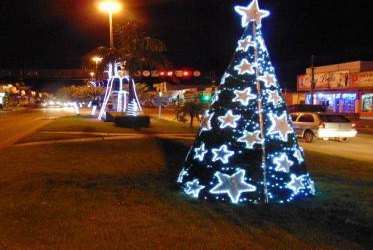 Ruas de Alvorada recebem decoração natalina 