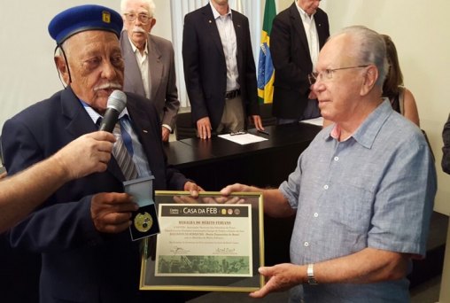 SINDSBOR - Encontro histórico marca lançamento de livro no Rio de Janeiro