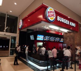 Burger King condenado em R$ 1 milhão por ‘jornada abusiva’