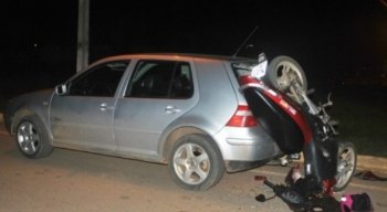 ARIQUEMES – Mulher fica ferida após colidir com traseira de veículo estacionado