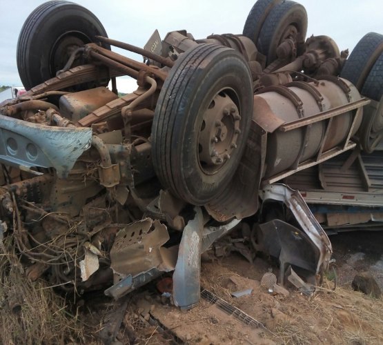 RODOVIA DA MORTE: Choque entre carreta e Uno, faz mais uma vítima fatal na BR-364