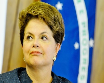 Dilma lança 3ª fase do Minha Casa e recebe apoio de movimentos sociais