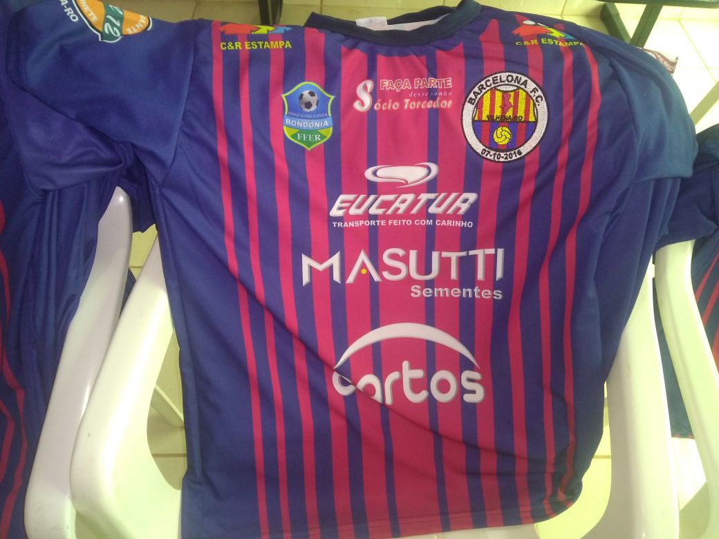 Barcelona inicia venda de camisetas ao torcedor