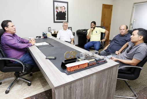 Maurão intermedia uso do teatro estadual em eventos culturais religiosas