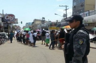 Integrantes do MAB fazem protesto no centro da Capital