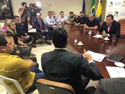 Cristiane Lopes participa de reunião para discutir transporte