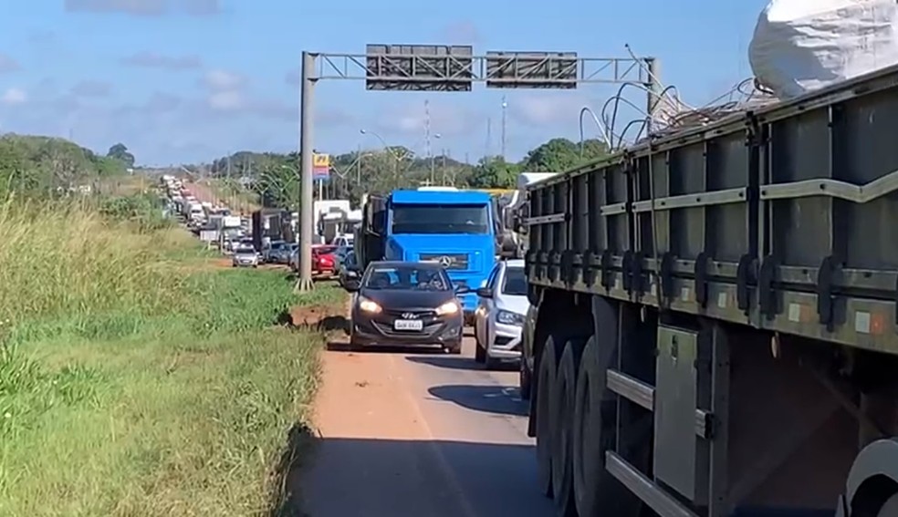 ATENÇÃO: Acidente bloqueia trecho da BR-364 em Rondônia