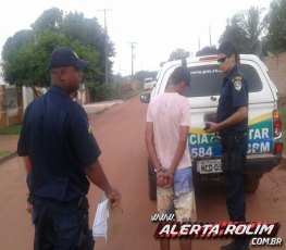 Rolim de Moura – Dupla é presa em flagrante pela PM, após praticar roubo a adolescente

