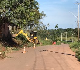 SEMUSB realiza multirão de limpeza na Estrada do Belmont