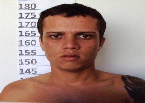 Traficante preso com drogas tenta subornar policiais