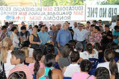 Trabalhadores em educação municipais decidem por unanimidade manter a greve