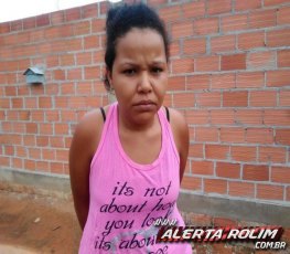 FLAGRANTE: Mulher é presa pela PM com duas armas de fogo