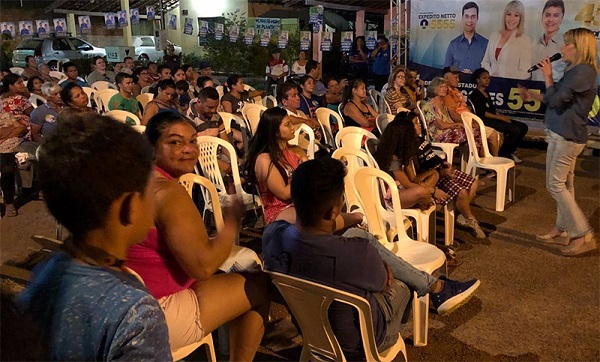 REUNIÃO: Moradores de Porto Velho reconhecem trabalho de Ivonete Gomes