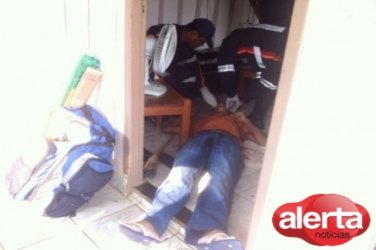 ARIQUEMES -  Idoso é baleado dentro de casa 