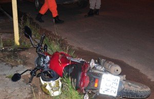 Motociclista fica gravemente ferido após acidente 