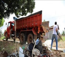 Prefeitura começa mutirão de limpeza contra o aedes aegypti 