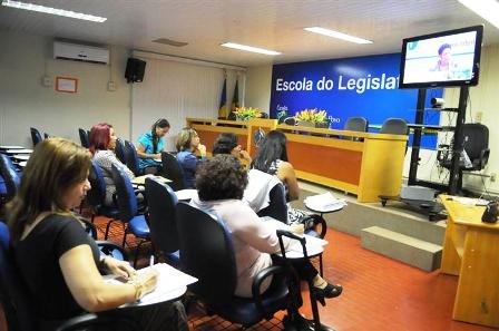 Escola do Legislativo divulga cursos do mês de novembro