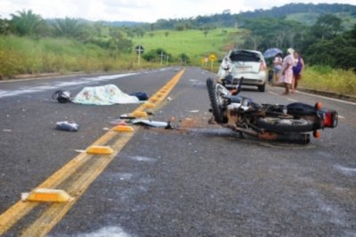 JARU  - Motociclista morre após bater em traseira de veículo 