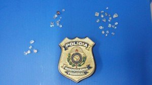 PRF prende dupla com 38 pedras de diamantes