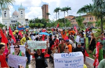 Porto Velho – Estudantes fazem manifestação na prefeitura - Veja vídeo