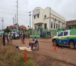 Homem mata ex-mulher a tiros e tenta suicídio